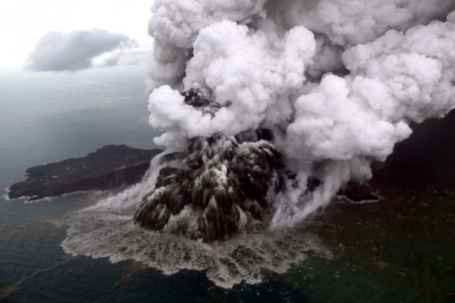 Gunung Anak Krakatau (Foto: Antara)
