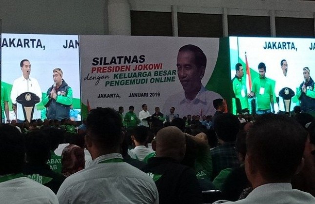 Presiden Jokowi menghadiri silaturahmi nasional pengemudi online di JIExpo, Kemayoran, Jakarta, Sabtu (12/1/2019). 