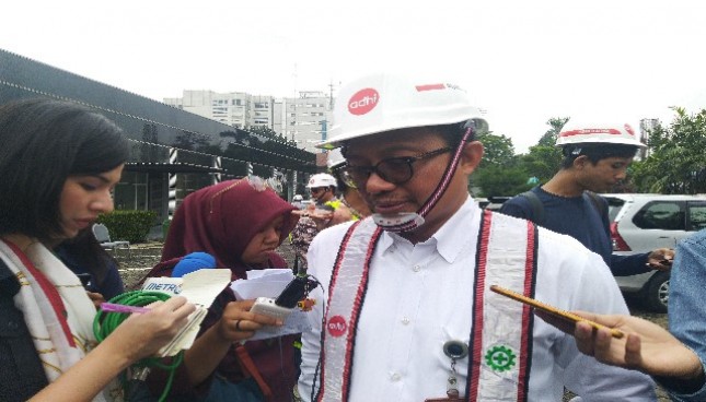 Direktur Operasional PT Adhi Karya Tbk Pundjung Setya Brata di Pabrik Precast LRT Jabodebek di Jakarta, Senin, 14 Januari 2019.