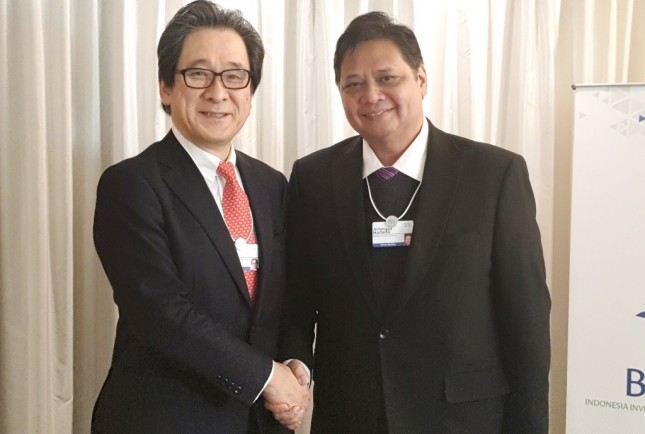 Menteri Perindustrian Airlangga Hartarto bersama Chairman Jetri Hiroyuki Ishige