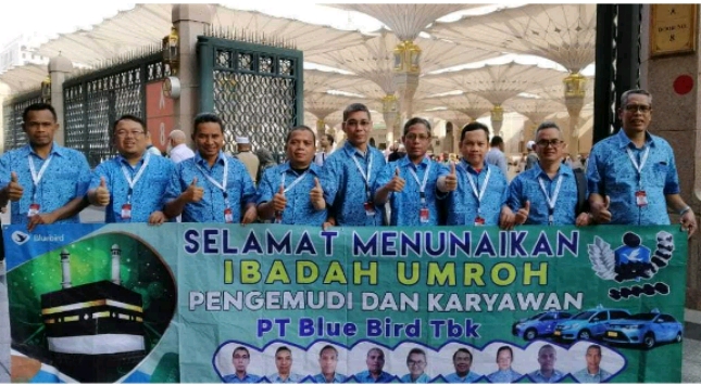 PT Blue Bird Tbk berangkatkan 40 pengemudi untuk melaksanakan ibadah umrah ke Tanah Suci