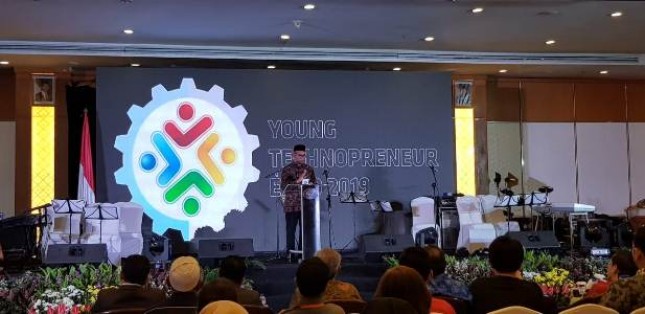 Menteri Pendidikan dan Kebudayaan Muhadjir Effendy memberi sambutan saat membuka kegiatan Young Technopreneur Expo (YTE) 2019 di Hotel Sahid, Jakarta, Jumat (22/2/2019)