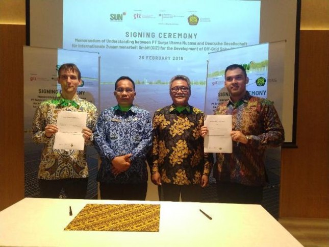 PT Surya Utama Nuansa menandatangani kontrak kerja sama dengan PT Bungo Dani Mandiri Utama, badan usaha milik daerah Provinsi Jambi dalam pengembangan energi surya berkapasitas 7,35MWp untuk jangka waktu 25 tahun.