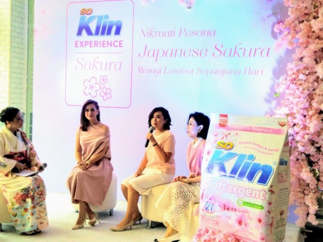 SoKlin Experience Sakura menawarkan kenangan dan fantasi indahnya pengalaman festival sakura yang bisa dirasakan setiap hari di cucian para So Klin mom.