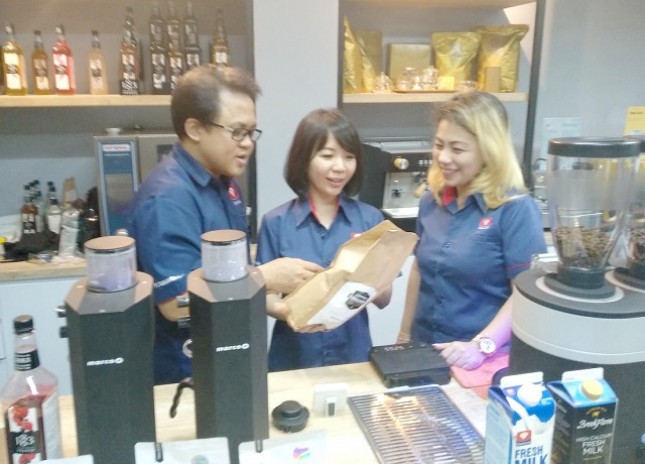Perusahaan distribusi makanan dan minuman serta peralatan usaha industri kuliner PT Diamond Cold Storage – Sukanda Djaya (Diamond Group) meresmikan gerai Equipment & Beverage House ketiganya di Surabaya, Jawa Timur, pada Selasa (5/3/2019)