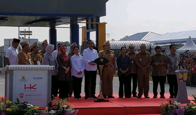 Presiden Joko Widodo saat peresmian Tol Trans-Sumatera (Foto: Hariyanto/Industry.co.id)