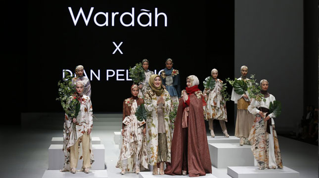 Dian Pelagi dan Wardah Tampil di Indonesia Fashion Week (IFW) 2017
