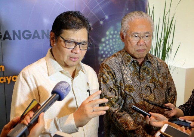 Menteri Perindustrian Airlangga Hartarto bersama Menteri Perdagangan Enggartiasto Lukita (Foto; Kemenperin)