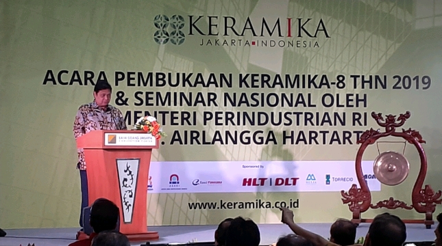 Menteri Perindustrian Airlangga Hartarto saat membuka pameran Keramika 2019 (Foto: Ridwan/Industry.co.id)