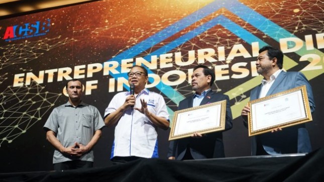 ICSB Berikan Penghargaan Entrepreneurial Diplomat of Indonesia Award 2019