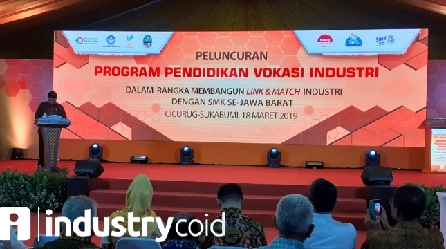 Menteri Perindustrian Airlangga Hartarto saat membuka peluncuran program pendidikan vokasi di Sikabumi (Foto: Ridwan/Industry.co.id)