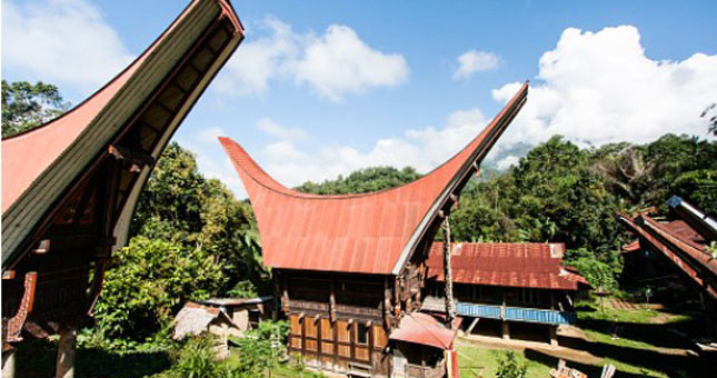 Rumah Adat Toraja, Sulawesi Selatan (NomadicImagery/Getty Images)