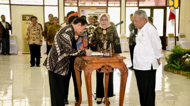 Menteri Basuki Lantik Direktur dan 3 Wakil Direktur Politeknik PU di Semarang