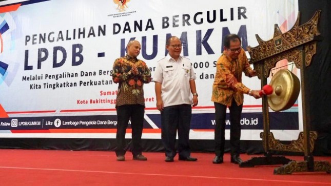 Dirut LPDB KUMKM Braman Setyo pada acara Rapat Koordinasi Pengalihan Dana Bergulir di Kota Bukittinggi, Sumatera Barat.