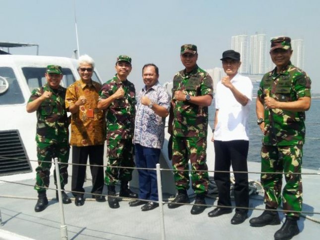 Badan Tenaga Nuklir Nasional (BATAN) melalui Pusat Sains Teknologi Bahan Maju bekerja sama dengan PT Sigma Utama Paint, PPET LIPI dan Dislitbang TNI AL melakukan uji coba cat anti deteksi radar pada kapal TNI AL. 