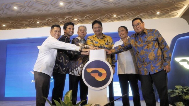 Menteri Perindustrian Airlangga Hartarto pada Opening Ceremony Gaikindo Indonesia International Auto Show (GIIAS 2019) di Surabaya, Jawa Timur, Jumat (29/3/2019).