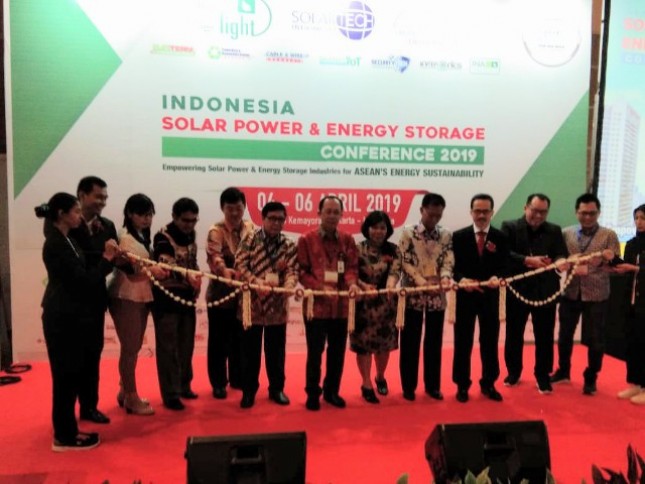 Global Expo Management (GEM) menggelar pameran teknologi ramah lingkungan pada 4 April-6 April 2019 di JIExpo Kemayoran guna mendukung rencana pemerintah yang menargetkan bauran energi baru terbarukan (EBT) sebesar 23% pada 2025