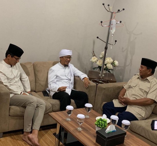 Prabowo Sandi menemui AA Gym Pimpinan Pondok Pesantren Darut Tauhid