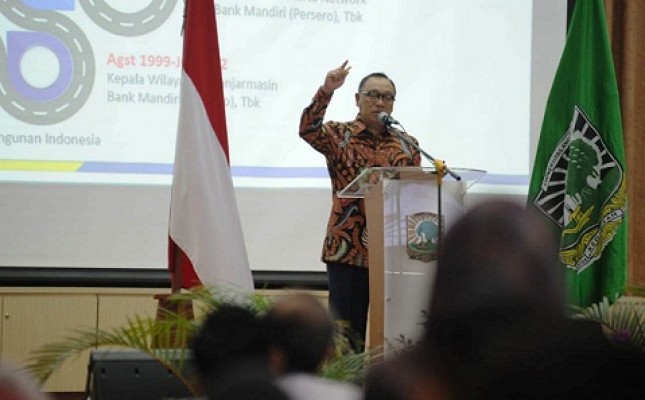 Direktur Utama Bank, BTN, Maryono, sedang memberikan kuliah umum di kampus Universitas Andalas di Padang, Sumatera Barat, Rabu (24/04/2019)