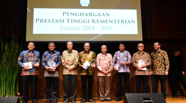 Kementerian PUPR Raih Penghargaan Prestasi Tinggi Kementerian Tahun 2014-2019