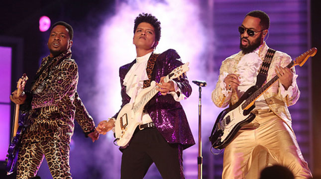 Bruno Mars Saat Memeriahkan Grammy Awardske-59 (Christopher Polk/Staff/Getty Images)