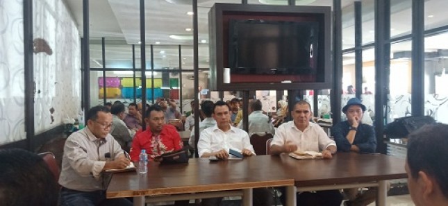 Kanan ke kiri : Kord. Forum Migran Indonesia, J. Suryahadikusuma; Direktur Eksekutif Padma Indonesia, Gabriel Goa; Ketua Umum Apjati, Ayub Basalamah; dan Satuan Tugas PMI dari PDIP di Arab Saudi, Syarief Rahmat 