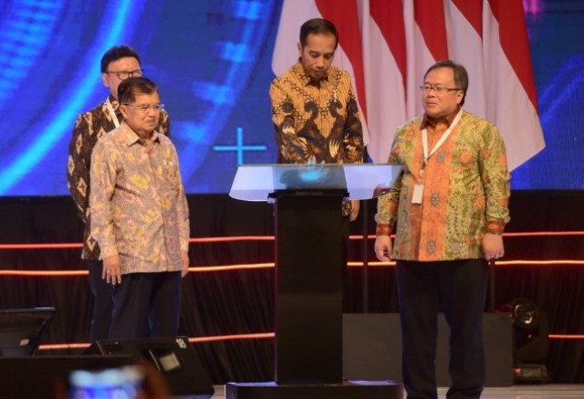 Presiden Jokowi didampingi Wapres Jusuf Kalla, Menteri PPN/Kepala Bappenas dan Mendagri membuka Musrenbangnas 2019, di Shangri-La, Kota BNI, Jakarta Pusat, Kamis (9/5) (Foto: Rahmat/Humas)