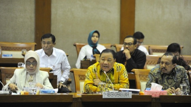 Menteri Koperasi dan UKM Puspayoga pada Rapat Kerja dengan Komisi VI DPR-RI membahas Realisasi Anggaran Kementerian Koperasi dan UKM Tahun 2016 dan Program Tahun 2017. Jakarta, (14/02/2017)