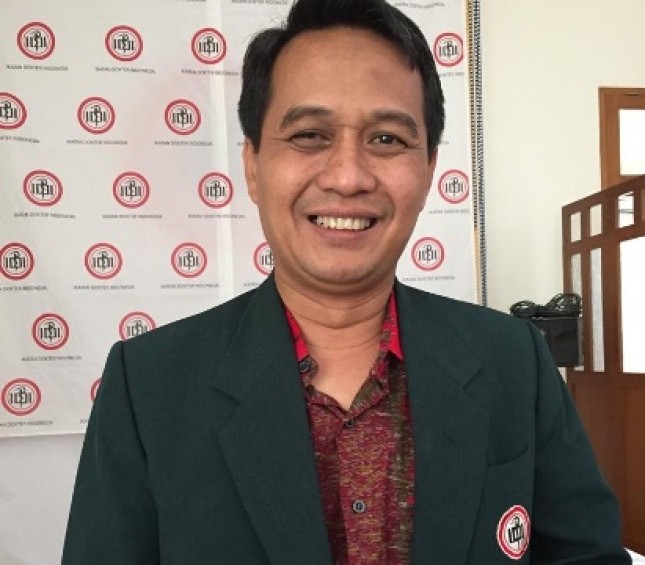Daeng M. Faqih Ketua Umum Pengurus Besar Ikatan Dokter Indonesia (Foto Dok Industry.co.id)