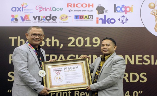 AXI Raih Penghargaan Printpack Indonesia Awards