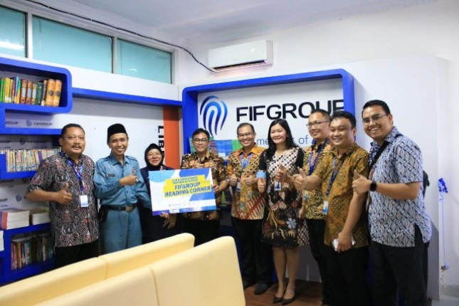 Perusahaan pembiayaan Federal International Finance (FIFGROUP) meresmikan Reading Corner di 5 SMK unggulan di 5 kota di Indonesia, Senin (20/5/2019) 