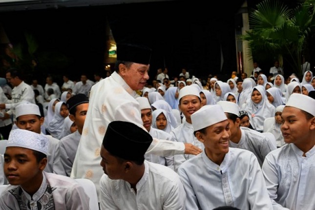 Bank BTN telah menyelesaikan Safari Ramadan dalam rangka menyambut Idul Fitri 1440 H. Pada acara puncaknya, Bank BTN memberikan santunan kepada sekitar 300 anak Yatim dari 6 Yayasan Yatim Piatu dari kawasan Jakarta dan Banten.