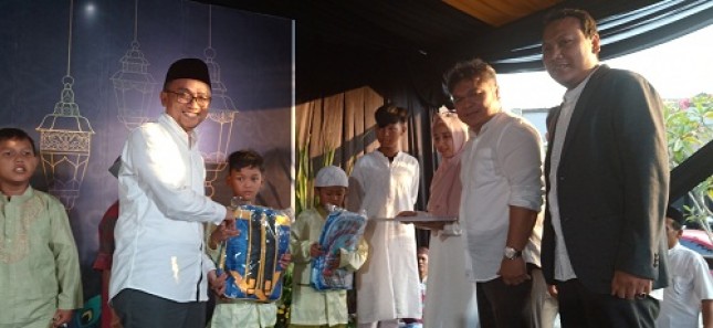 Amrozi Hamidi selaku Direktur Utama ACP, dalam kegiatan bertajuk “Spirit of Ramadhan – Kemuliaan dalam Kebersamaan” di kawasan LRT City Ciracas – Urban Signature, Jakarta Timur (28/5).