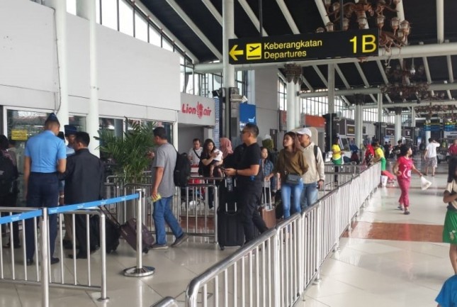 Situasi Bandara Soekarno Hatta Tangerang Banten tampak sepi jelang lebaran