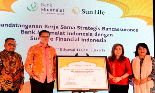Sun Life Financial Indonesia dan Muamalat Indonesia Menandatangani Peresmian Kerja Sama Strategis Bancassurance 