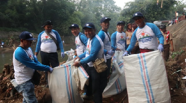 Suzuki Ikut Ramaikan Program #BebersihCiliwung