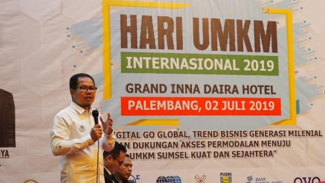 Dirut LPDB KUMKM Braman Setyo, saat menjadi panelis pada peringatan Hari UMKM Internasional 2019 yang diselenggarakan International Council for Small Business (ICSB) Indonesia wilayah Sumatera Selatan, di Palembang, Sumatera Selatan, Selasa (2/7).