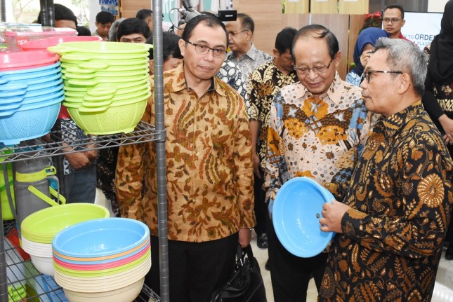 Direktur Jenderal Industri Kimia, Farmasi dan Tekstil (IKFT) Kemenperin Achmad Sigit Dwiwahjono pada pembukaan Pameran Produk Industri Plastik dan Karet 2019