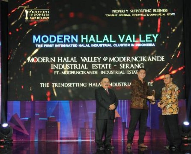 ModernCikande Raih Penghargaan The Trendsetting Halal Industrial Estate
