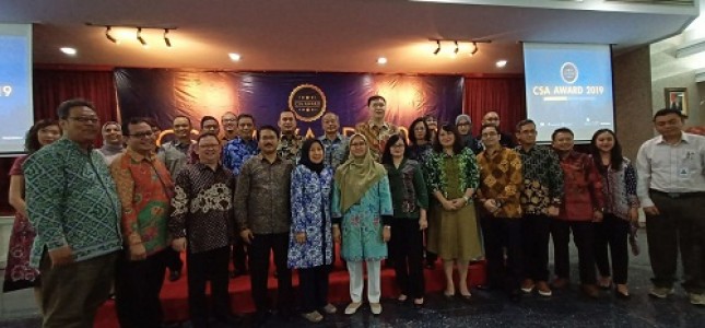 Penyerahan penghargaan dilaksanakan pada tanggal 18 Juli 2019 bertempat di kampus Perbanas Institute Jakarta.