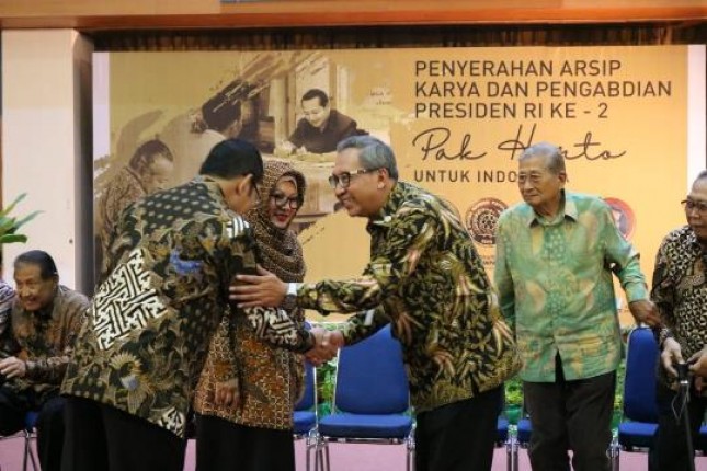 Keluarga Cendana Serahkan Dokumen Penting Presiden Soeharto ke Negara