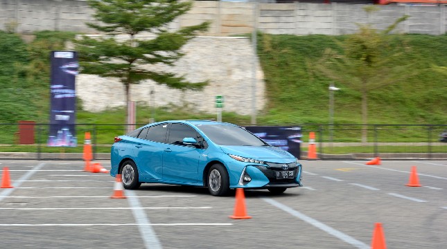Test Drive Mobil Elektrifikasi Toyota