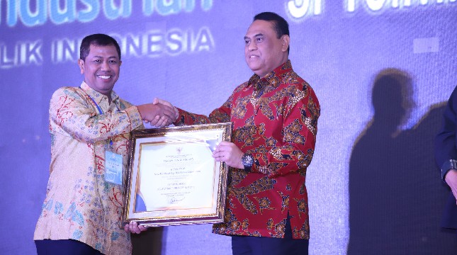 Staf Ahli Menteri Perindustrian bidang Komunikasi, Masrokhan seusai menerima penghargaan Top 99 Inovasi Pelayanan Publik Tahun 2019