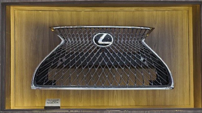 Lexus LS 500 Grille