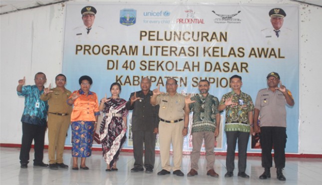 Prudential Indonesia Hadirkan Program Literasi Kelas Awal Kepada 2.000 Anak-Anak di Kabupaten Supiori, Papua