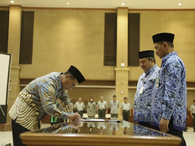 Mentan Amran Sulaiman Lantik pejabat di lingkungannya