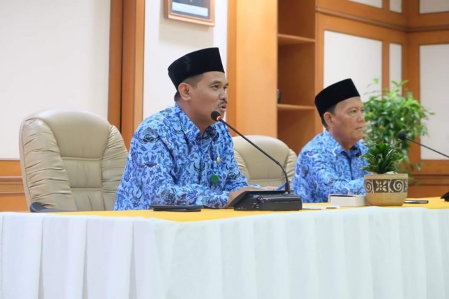 Dirjen Tanaman Pangan Suwandi kiri