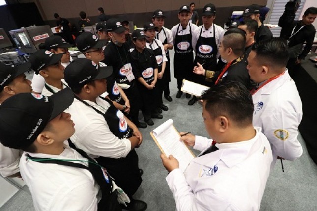 Memberikan kontribusinya dalam mengembangkan inovasi di bidang kuliner.