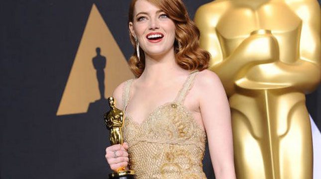 Emma Stone Pemenang Piala Oscar Kategori Aktris Terbaik 2017 (Jason LaVeris/Getty Images)