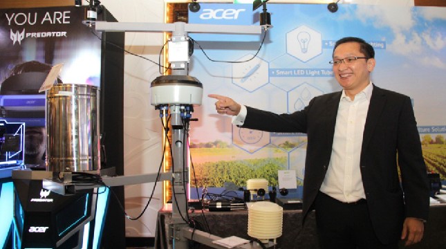 Riko Gunawan, Head of Commercial Products and Solution Acer Indonesia pada konferensi pers solusi Smart Water, Smart Power, Smart Lighting, dan Smart Agriculture sebagai solusi berteknologi Internet of Things (IoT) di Jakarta, Jumat (23/8).(Ist)
